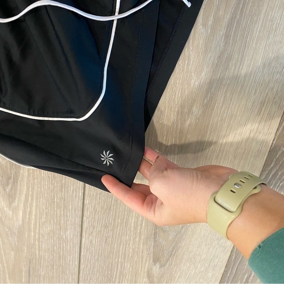 Athleta take two shorts size medium - Picture 2 of 5